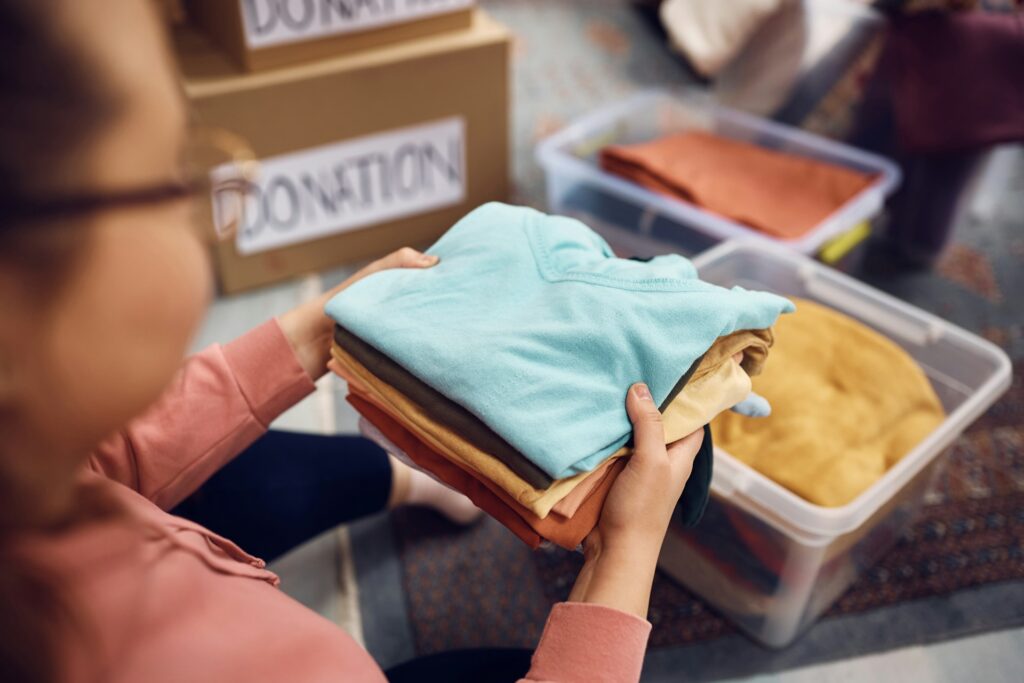 10 Wonderful Charities That Collect Clothes(02)