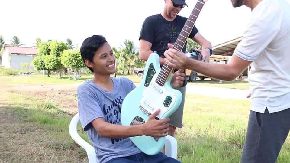 Guitars For Glory Is Putting Instruments In The Hands Of Schools & Orphanages Around The World 1 GuitarsForGlory_socialgood