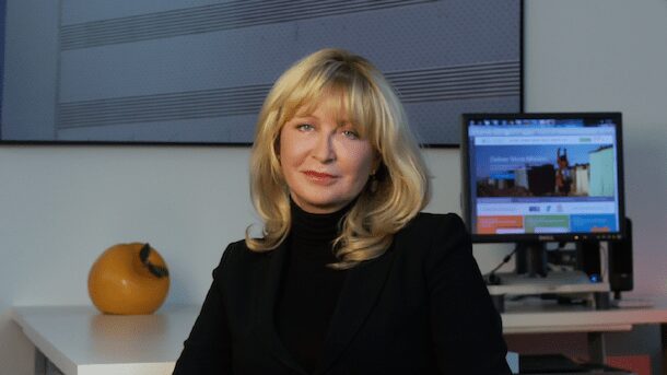 The Charity Charge Show: EP 20: Kathryn Engelhardt Cronk – Founder & CEO at MissionBox